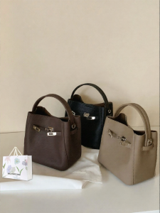 CHIO‘2ND | Cafe Colored Bucket Handbag for Commuting