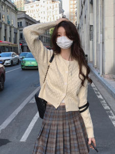 Retro Short Knitted Sweater Coat Womens Spring Autumn Red Knit Open Cardigan Top Nian Atmosphere Small Size Twist Knitwear