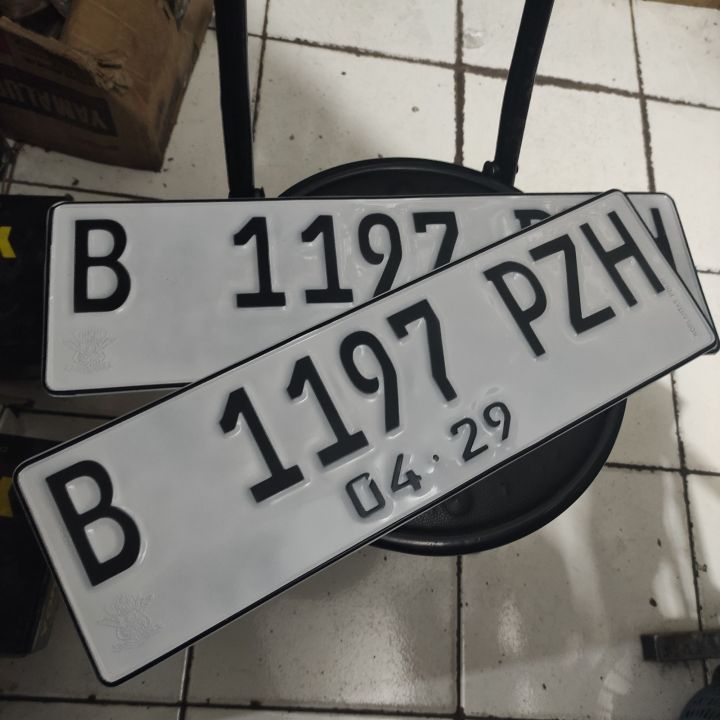 PLAT NOMOR MOBIL PUTIH
