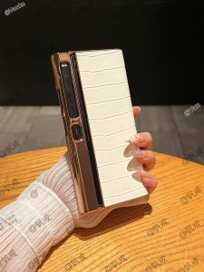 Ốp Lưng Mỏng Da Cá Sấu Phủ Vàng Điện