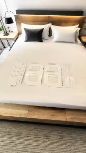 1 Set Isi 4 Pcs Penjepit Sprei Kasur / Penjepit Sprei Anti Geser Bed / Penjepit Sprei Anti Geser
