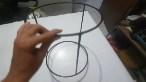 Rangka Besi Ember Mesin Cacah Pakan Ternak Kerangka Ukuran 30x29 Untuk Ember 20 Litter / 25 KG