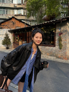 เสื้อแจ็คเก็ตหนังสีดำสำหรับผู้หญิง ฤดูใบไม้ผลิและฤดูใบไม้ร่วง ทรงสุดเท่ ซิป ปกติ เสื้อคลุมแบบลำลอง สไตล์มอเตอร์ไซค์ ผ้า PU