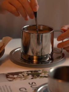 Bộ Cốc Đĩa Thìa 200ML Uống Trà Cà Phê 2 Lớp Cách Nhiệt Inox 304 có Quai Cầm Phong Cách Châu Âu Sang Trọng