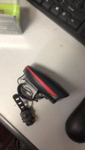 Đèn còi sạc USB 7588 cho xe đạp báo hiệu an toàn khi tham gia giao thông