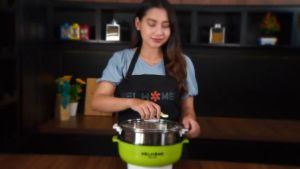 Welhome Electric Cooking Pot 3 in 1 WLP 202 Panci Listrik