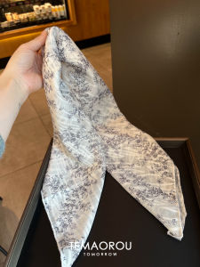 ผ้าพันคอไหมลายดอกไม้สองหน้าผ้าฝ้ายลินินสีเทาอ่อนสุดเก๋สำหรับฤดูใบไม้ร่วงและฤดูหนาว ผ้าพันคอแบบมีฮู้ดสำหรับผู้หญิง