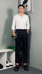 Kemeja Putih Kasual Polos Reguler Lengan Panjang Pria