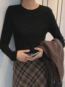 เสื้อยืดคอกลมแขนยาวสีดำ ทรงเข้ารูป สำหรับผู้หญิง ฤดูใบไม้ร่วงปี 2025 เสื้อเชิ้ตสไตล์ลำลองแบบใหม่ สัมผัสระดับไฮเอนด์ ปกติ