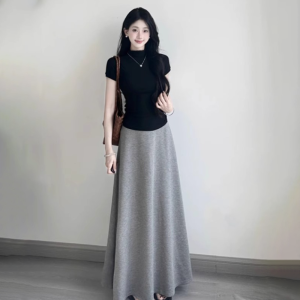 XIAOQIAOJIA | เสื้อยืดคอกลมแขนสั้นทรงสลิมฟิตสำหรับผู้หญิงในช่วงฤดูร้อน สีดำ ทรงเข้ารูป เสื้อเชิ้ตแขนสั้นลำลอง ทรงเข้ารูป แขนสั้น คอกลม ทรงเข้ารูป