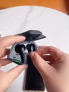 $【Original】 Headset Gaming Bluetooth Earphone GamePods PixArt Chipset Latensi Rendah Bluetooth Bass Dalam Luar Biasa Mode Game / Musik Mikrofon Bawaan lampu Pernapasan Berkilau Headset Bluetooth
