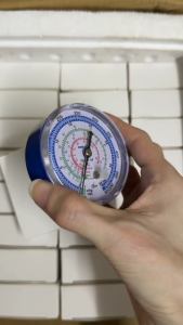 DSZH เกจวัดน้ำยา รุ่น WK-6804L / WK-6804H ชนิด R22 R134A R32 R410A ขนาดหน้าปัด 68mm ราคา/ชิ้น