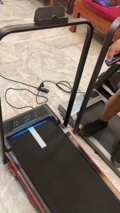 Treadmill Elektrik Portabel Dibawa ke Lipat dengan Remote Control dan Pemantul Kalori
