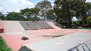 Xe địa hình điều khiển từ xa tốc độ cao 4WD khả năng drift động cơ không chổi than mạnh mẽ