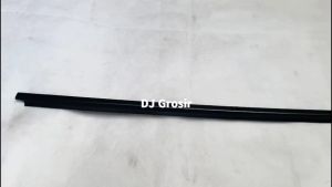 Pelipit Karet Kaca Luar Toyota Yaris 2006-2013 Depan 68210-0D080