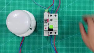 B Type RCD LED Auto relocer Modular Circuit Breaker 40A 63A 30mA 100mA 300mA safe Switch 220V Leakage Circuit Breaker RCD Chayo