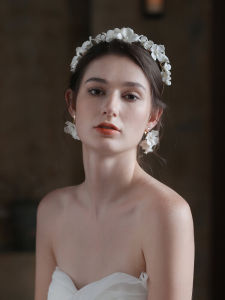 Elegant White Ceramic Flower Bridal Hair Accessories Set Forest System Ear Jewelry Alloy Plated Silver Gold Fresh out New
