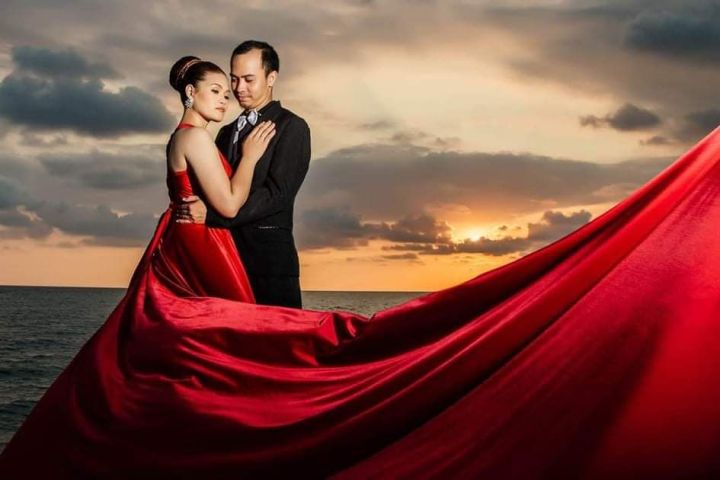 BURGUNDY INFINITY long trail for prenup 5m available and any colors | Lazada PH BURGUNDY INFINITY long trail for prenup 5m available and any colors | Lazada PH