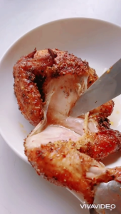 TEAM KITCHEN/ MARINADE SMOKEY BBQ FROZEN CHICKEN BONELESS LEG 600G/PKT HALAL