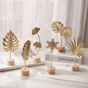 Light Luxury Golden Monstera Leaf Metal Ornaments Innovative Home Living Room Table Light Decoration