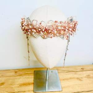 Mahkota wedding juntai model kiana aksen mutiara mocca coksu