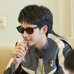 แว่นกันแดดทรงตาแมวแบบลำลองสำหรับการเดินทางและถ่ายรูปในเมือง ป้องกันรังสียูวี แว่นกันแดดแบบสวมสบาย สไตล์คลาสสิก