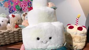 Spot Goods JELLYCAT Fun Wedding Cake Wedding Plush Toy Three-Layer Cream Gift Gift Doll