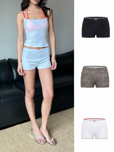 WEEEECHAN Morning Rush Hour Color Block Ruffle Elastic Slim Fit Underwear Shorts Black/White/Lion Print Asymmetric Commute Style Low Waist Cotton Blend