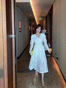 MIUCO | Đầm Dây Thêu Ren Gọn