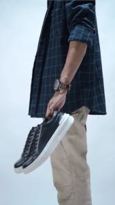 NAZ DEO - Sepatu Sneakers Pria NAZ Kasual Premium Hitam Putih Sepatu Kets Santai Pria 100% LOKAL