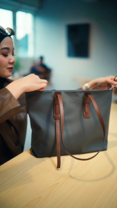 Tas Bahu Totebag Hobo Besar Vintage Inara Djisoo Nyaman Dipakai