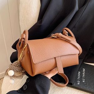 2025 New Retro Pillow Bag Simple Solid Color Versatile Single Shoulder Crossbody Bag Fashionable Small Niche Womens Bag