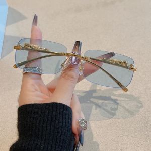 Kính Râm Không Gọng Hình Vuông Cổ Điển Hàn Quốc Dành Cho Nữ Đi Biển Trang Trí Hình Báo Không Khung Ống Kính Gradient UV400 Bảo Vệ Kính Mắt Thời Trang