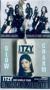 ITZY Glow Charms