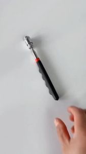 Cây nhặt ốc vít nam châm có đèn LED chiếu sáng