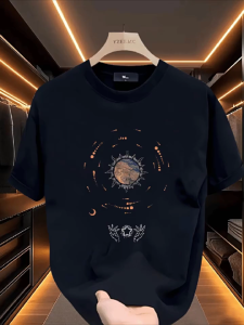 Kaos Pria Premium Katun Combed 2025 - Bahan Tebuk & Nyaman - Desain Trendi Musim Panas - Cocok untuk Gaya Harian ✓COD ✓Diskon 50% ✓Gratis Ongkir