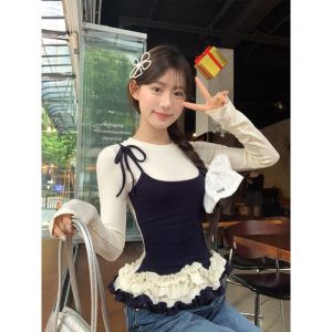 เสื้อยืดแขนยาวผู้หญิงสไตล์เบลเล่ตัวบนมีขอบดอกไม้สองชิ้น ทรงเข้ารูป เอวสูง ทรงสลิมฟิต สไตล์เกาหลี