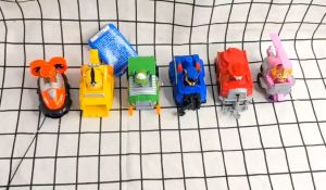 Mô hình chó cứu hộ kèm xe hàng VNXK