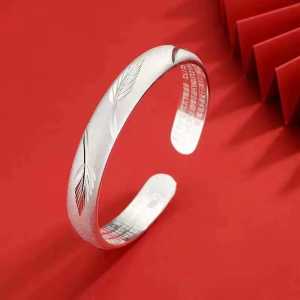 Bangle One Leafe Silver Cuff Bracelet with Leaf Engraving Open Design Fashion Accessory