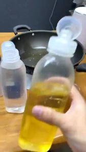 【COD】300/500ml Extruded Bottle Plastic Squeeze Bottle Oil Bottle Dispenser Kitchen Supplies