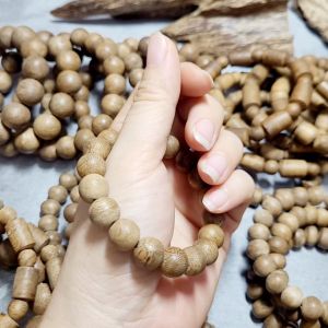 [TẶNG HỘP] Vòng Tay Trầm Hương- Trầm Tốc Việt Nam Size 10 ly  mộc thơm ngọt tự nhiên - Vòng Phong Thủy Bình An Tài Lộc - Trầm Hương Hùng Dung