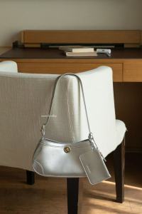 Silver Lock Buckle Shoulder Bag Cowhide Minimalist Commuter Dumpling Bag Tote Bag Soft Handle Womens Bag Rectangular Shape