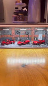 Mô Hình Diorama Bãi Đỗ Xe 6 Slot Set 4 Tỉ Lệ 1/64 Có Đèn LED Trưng Bày Xe Mô Hình
