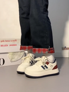 ส่งด่วนจาก กทม รองเท้าผ้าใบลำลอง รองเท้าแฟชั่นผู้หญิง สไตล์เกาหลียอดนิยม รองเท้านักเรียน ใส่นุ่ม เดินสบาย จัดส่งภายใน 24 ชั่วโมง