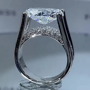 Huitan Silver Color Ring for Women Elegant Wedding Engagement Promise Accessories Inlaid Shiny Cubic Zirconia Elegant Jewelry