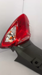 ไฟท้าย WAVE100 ไฟท้ายชุด+บังโคลนหลัง ฮอนด้า WAVE ท้ายเเหลม WAVE 100S (ปี 2005) WAVE 100Z (ปี 2006) พร้อมหลอดไฟ