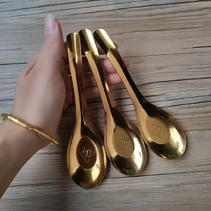 ช้อนสแตนเลสด้ามยาว ทอง 17ซม. แบบหนา ใช้งานง่าย ทนทาน เกรดอาหาร หรูหรา ไม่ลอกไม่ดำ