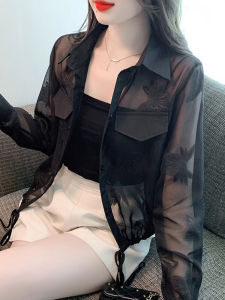 เสื้อเชิ้ตผู้หญิงแขนยาวป้องกันแสงแดดไหมน้ำแข็งฤดูร้อนปี 2025 ทรงเข้ารูป แขนยาว ปกโปโล สีพื้น เสื้อคลุมกันหนาว