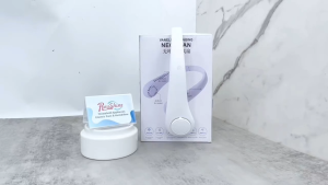 Mini Neck Fan Cooler Kipas Leher Gantung Portable Neck Fan For Kids Bladeless Fan USB Neck Cooling Fan Bladeless 掛脖 風扇