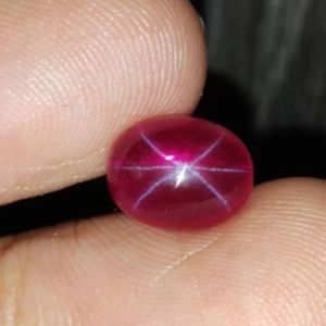 Ruby Star 9 x 7 mm Oval Cabochon